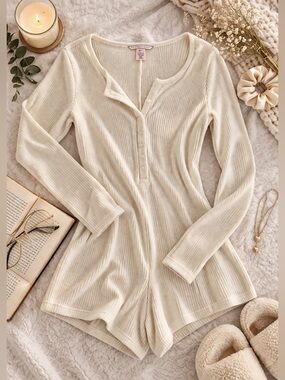 Victoria’s Secret Ribbed Cream Romper Henley Long Sleeve Shorts One Piece Size S